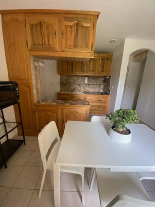 Le Provence Avec Piscine, Climatisation Et Parking Apartment Uzes Exterior photo